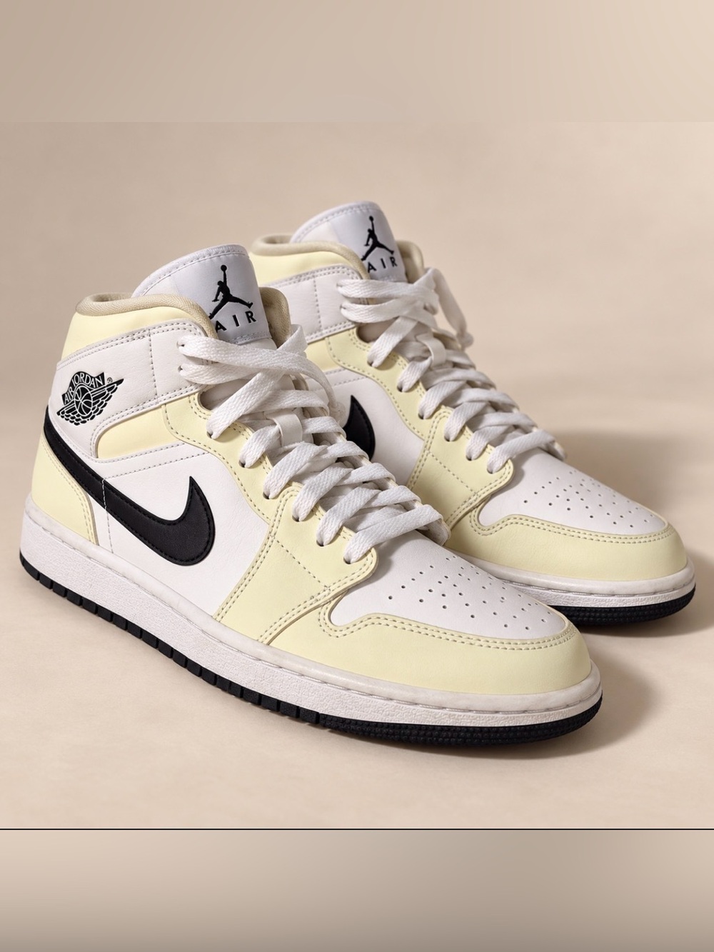 Nike Air Jordan 1 Mid White Black Cream